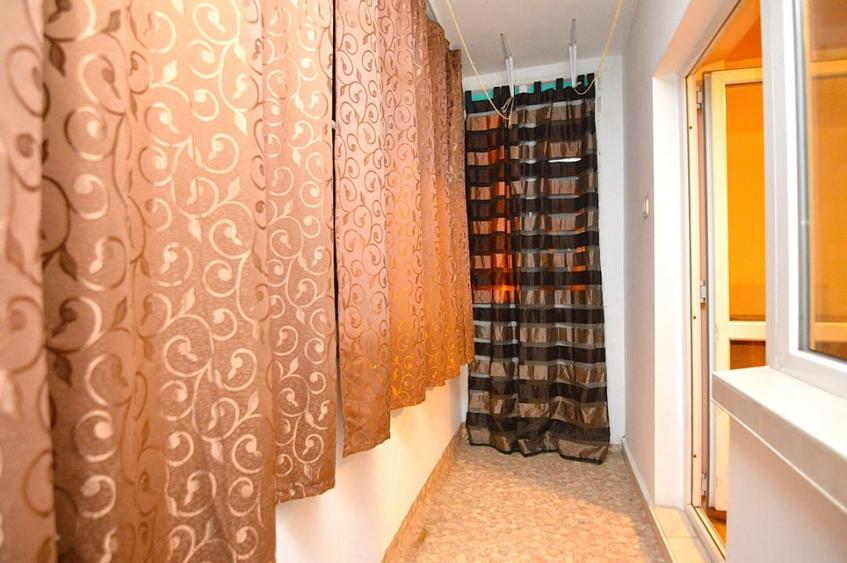 Apartament cu 2 camere semidecomandat, mobilat în Decebal