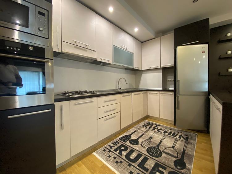 Apartament cu 3 camere semidecomandat, mobilat în Pipera
