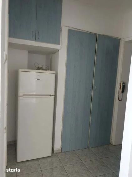 Apartament cu 2 camere semidecomandat în Grivița