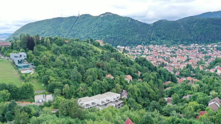 Teren Construcții intravilan de 2700 mp, în Drumul Poienii
