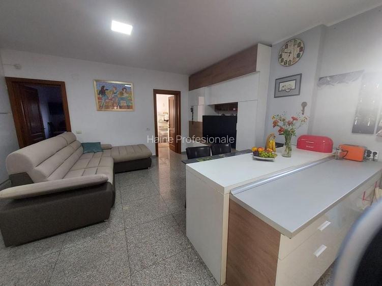 Apartament 2 camere 53 mp utili etaj 1 cu curte 250 mp