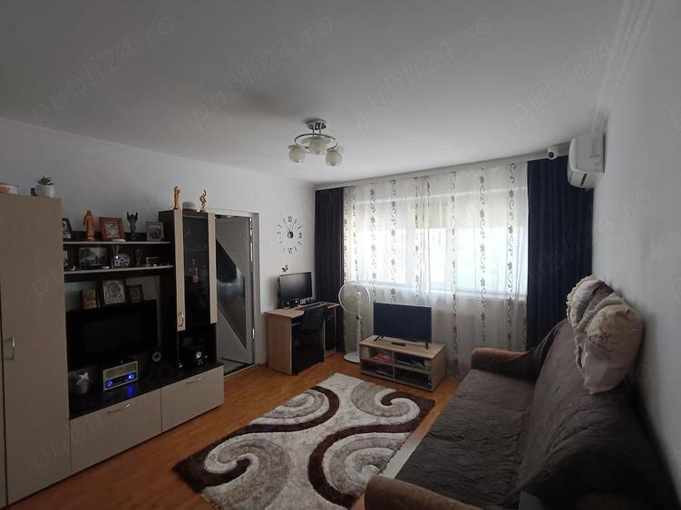 Apartament cu 2 camere semidecomandat în Micro 6