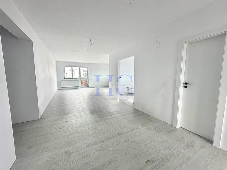Apartament cu 4 camere decomandat în Mihai Viteazul