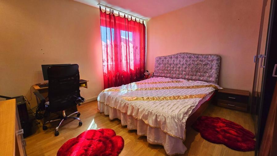 Casă individuală cu 8 camere cu Canalizare în Afumați