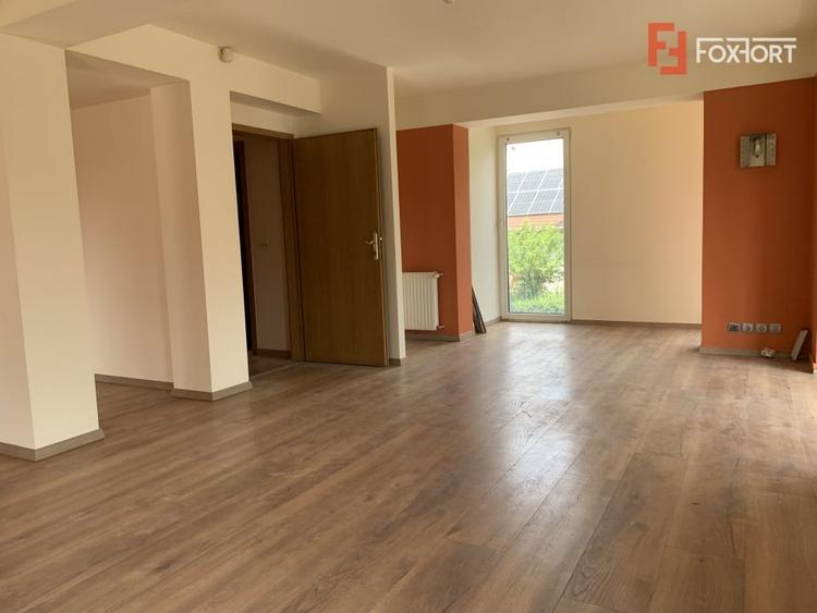 Casă individuală cu 10 camere cu Canalizare în Mehala