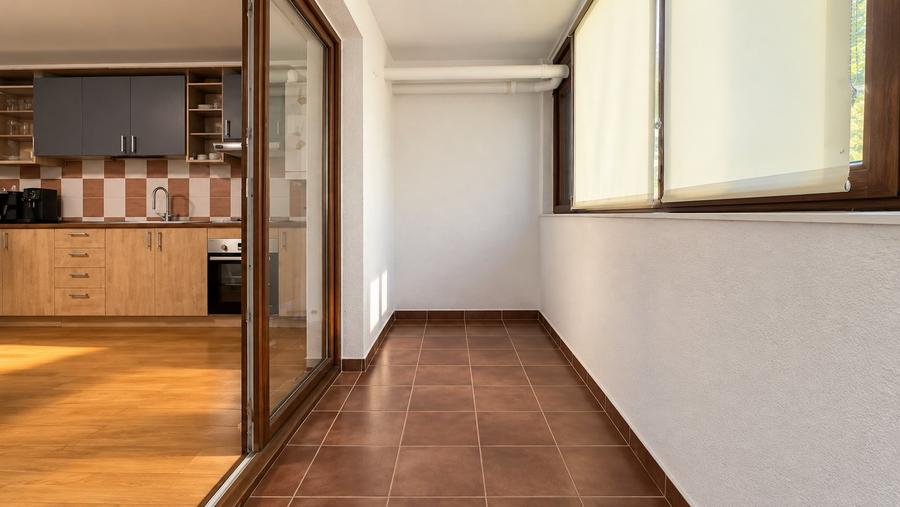 Apartament cu 3 camere semidecomandat în Braytim
