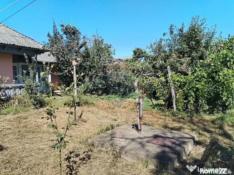 Casă cu 4 camere cu Teren 3370 Mp în Central