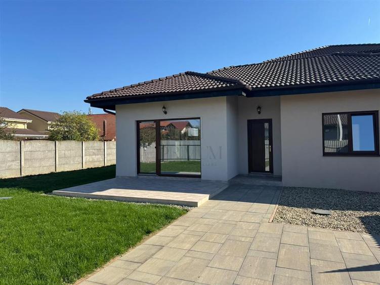 Casă individuală cu 4 camere cu Teren 320 Mp în Moșnița Nouă