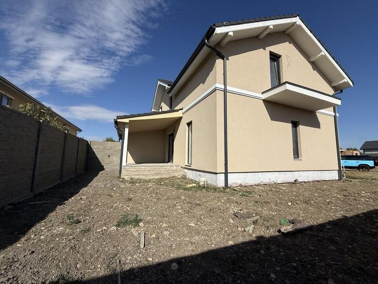 Casă cu 3 camere în Sânandrei