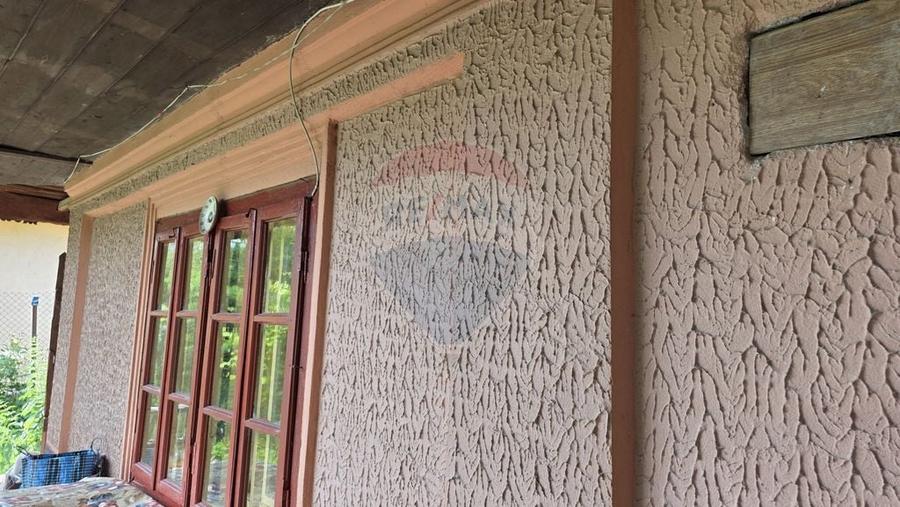 Casă cu 3 camere cu Teren 5063 Mp în Uzunu