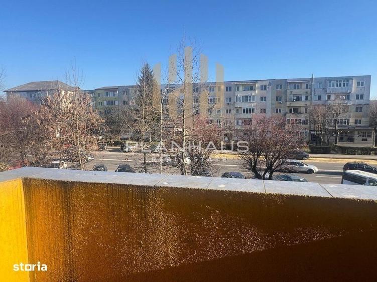 Apartament cu 4 camere decomandat în Central