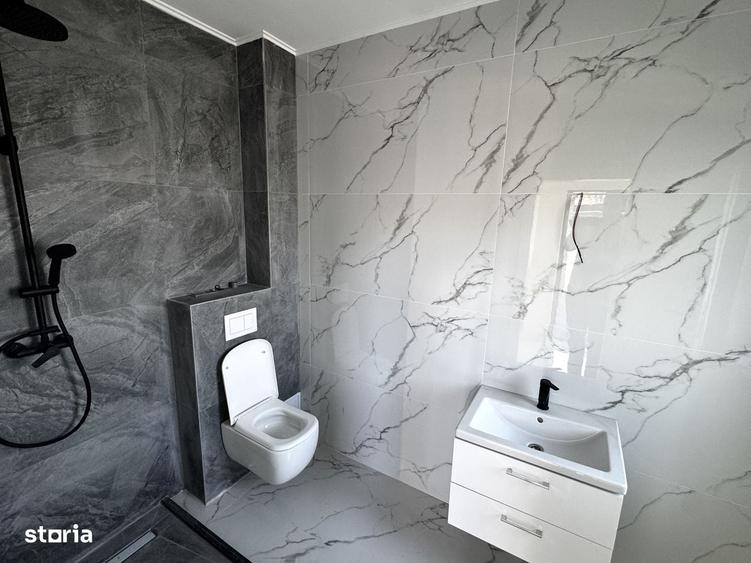 Casă cu 4 camere cu Teren 250 Mp în Bucium