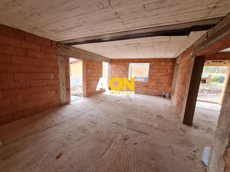 Casă individuală cu 4 camere cu Teren 386 Mp în Micești