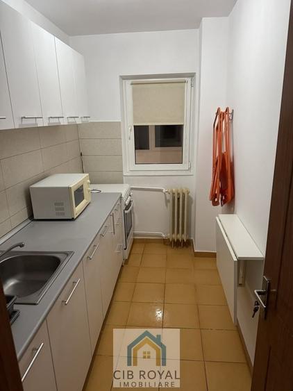 Garsonieră decomandată, mobilată în Tineretului