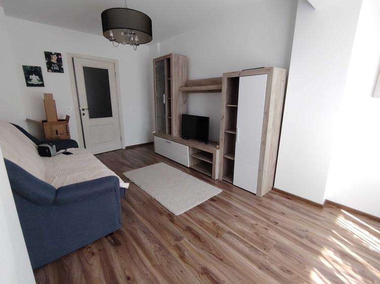 Apartament cu 3 camere decomandat în Cug