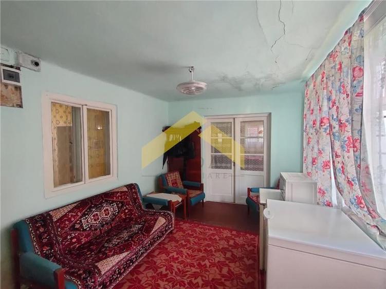 Casă individuală cu 3 camere cu Teren 2215 Mp în Ghioroc