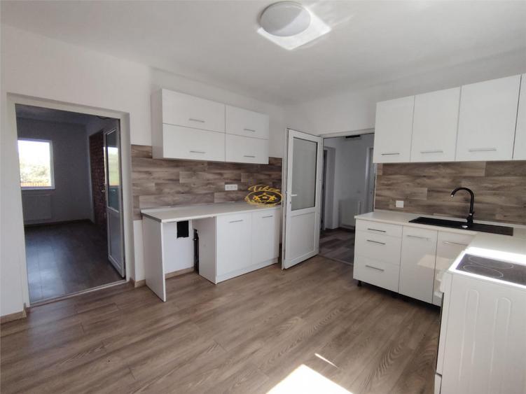 Casă cu 2 camere cu Teren 422 Mp în Vale