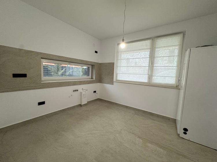 Duplex cu 5 camere cu Canalizare în Pipera