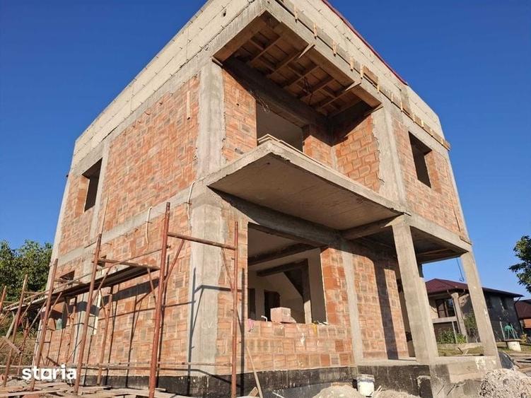 Casă cu 4 camere decomandat cu Teren 100 Mp în Tomești