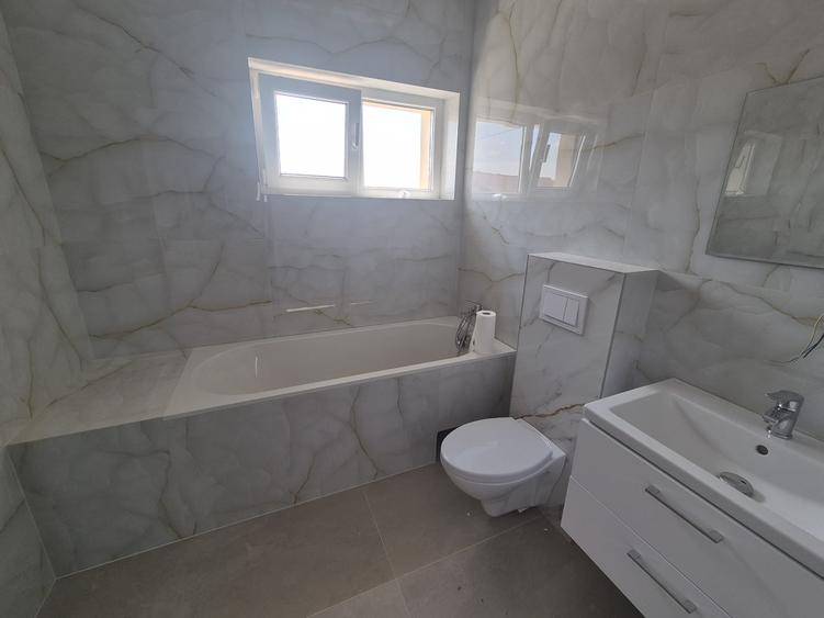 Duplex cu 4 camere cu Canalizare în Vladimirescu