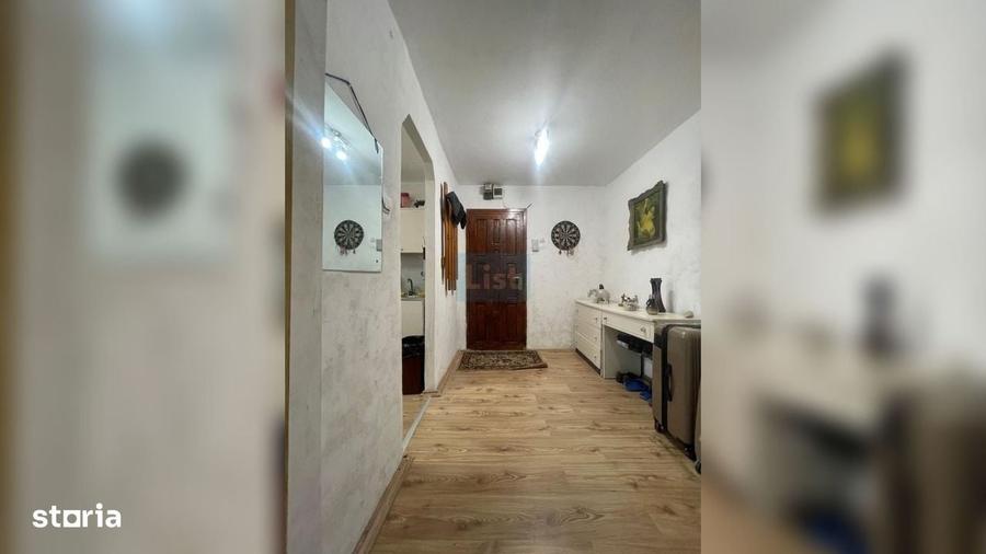 Apartament cu 3 camere semidecomandat în Micro IV