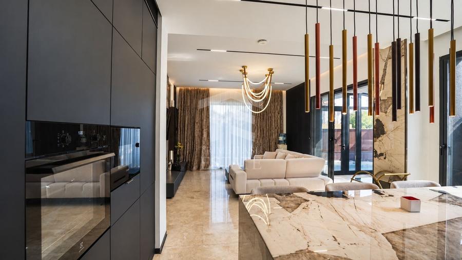 Duplex cu 4 camere cu Piscina în Kamsas