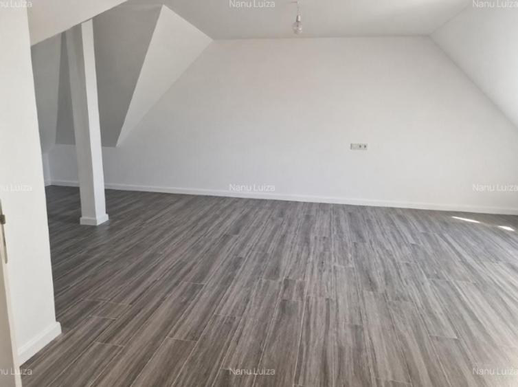 Casă cu 5 camere cu Teren 200 Mp în Titan