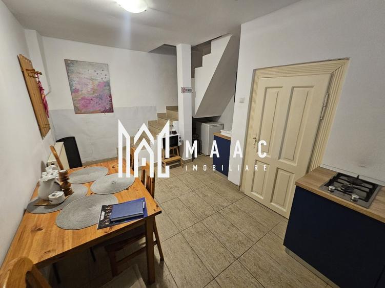 Casă individuală cu 8 camere cu Canalizare în Central