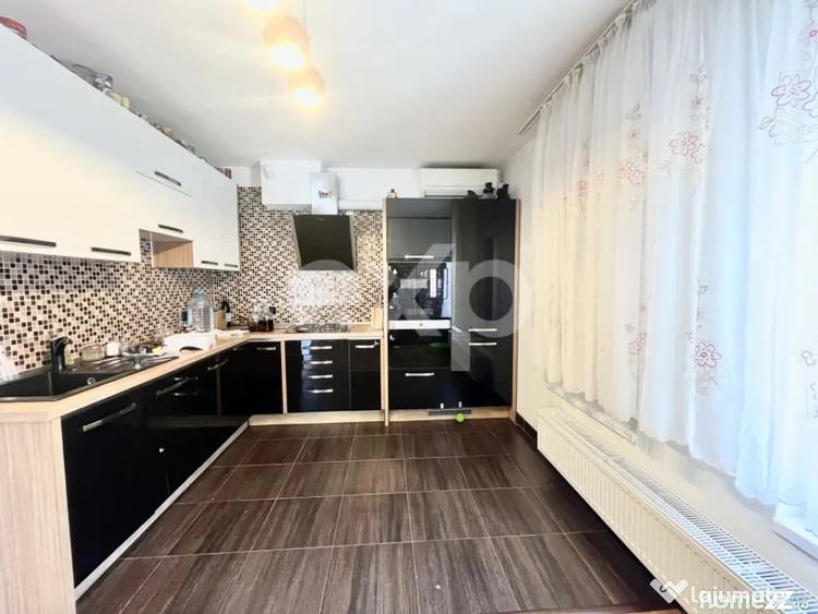 Casă cu 7 camere cu Teren 520 Mp în Corbeanca