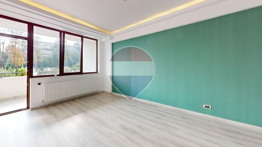 Apartament cu 2 camere decomandat în Tractorul