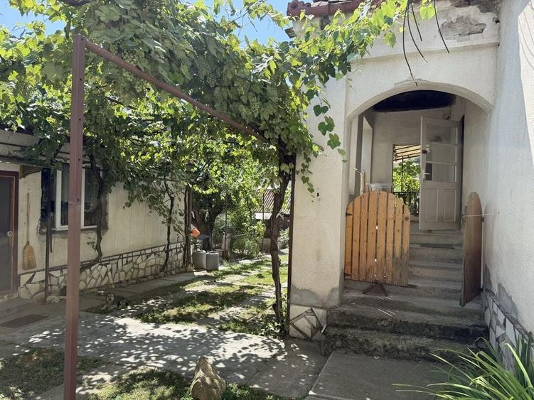 Casă cu 4 camere în Vale