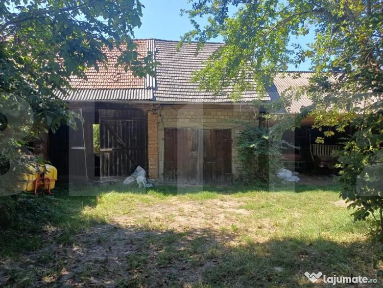 Casă cu 2 camere cu Teren 1426 Mp în Central