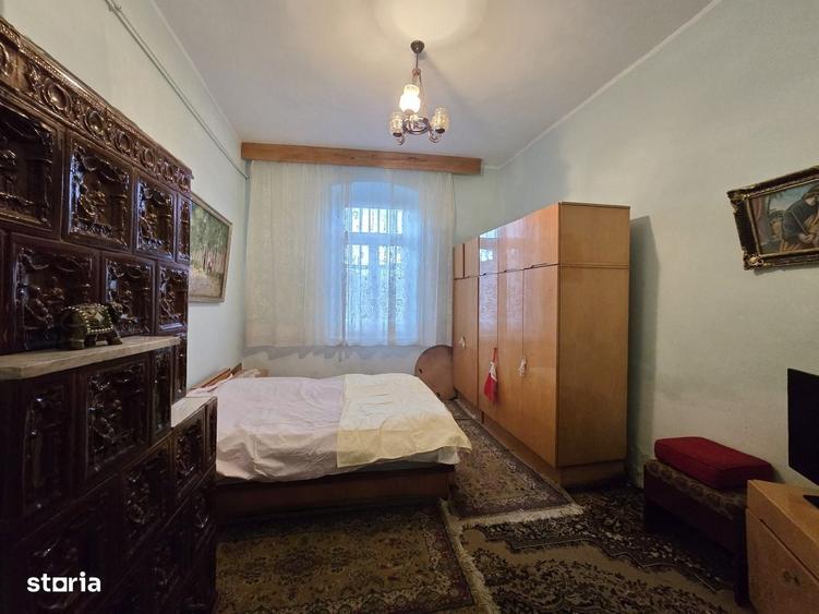 Casă cu 3 camere în Central