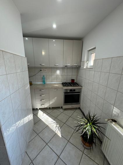 Apartament cu 3 camere decomandat în Bucov