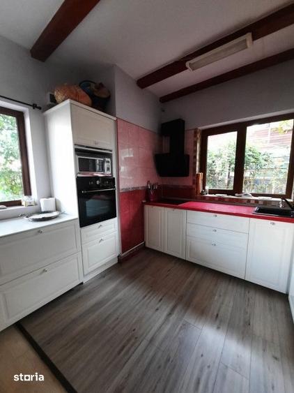 Casă cu 5 camere decomandat cu Canalizare în Ultracentral