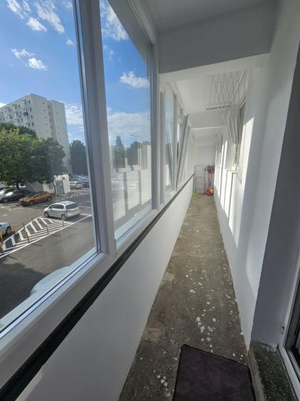Apartament cu 3 camere decomandat în Brâncoveanu