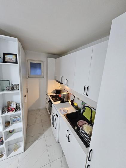 Apartament cu 3 camere decomandat în Florești