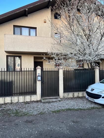 Casă cu 3 camere în Brănești