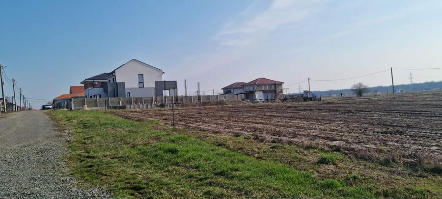 Teren Construcții intravilan de 701 mp, în Dumbrăvița