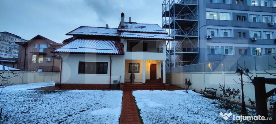 Casă cu 6 camere cu Teren 1178 Mp în Cetate
