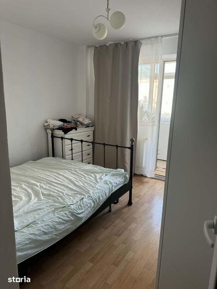 Apartament cu 4 camere în Micro 17