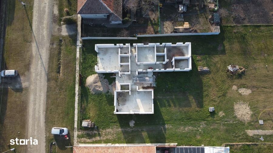 Casă cu 4 camere cu Teren 2653 Mp în Pecica