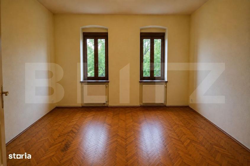 Casă cu 4 camere în Central