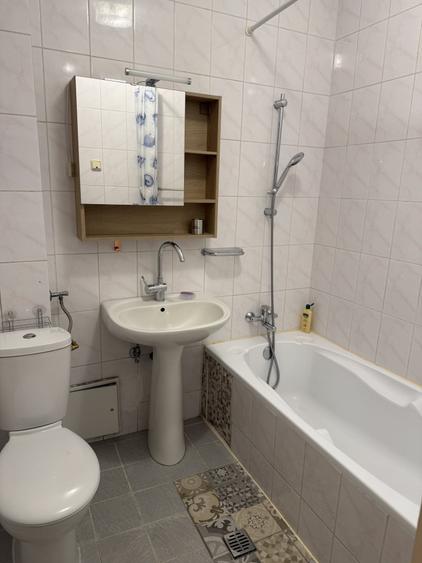 Apartament cu 2 camere semidecomandat, mobilat în Ultracentral