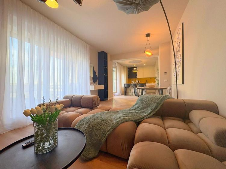 Apartament cu 3 camere decomandat, mobilat în Central