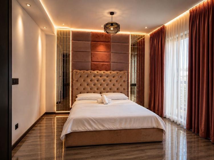 Casă cu 4 camere cu Teren 200 Mp în Central