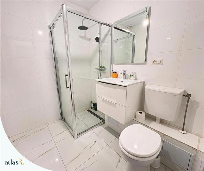 Apartament cu 3 camere semidecomandat, mobilat în Tătărași