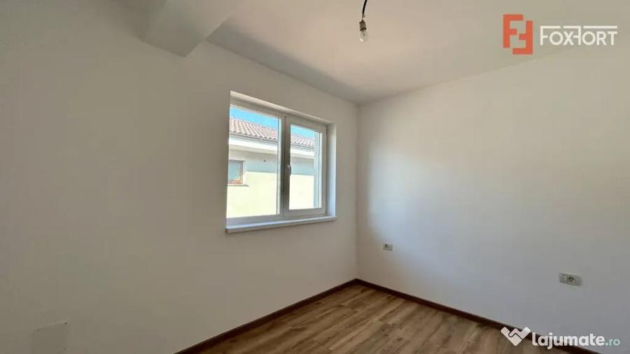 Casă cu 5 camere cu Teren 300 Mp în Sânandrei