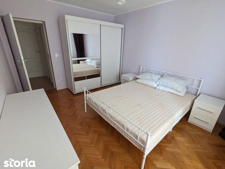 Apartament cu 3 camere decomandat în Centrul Civic