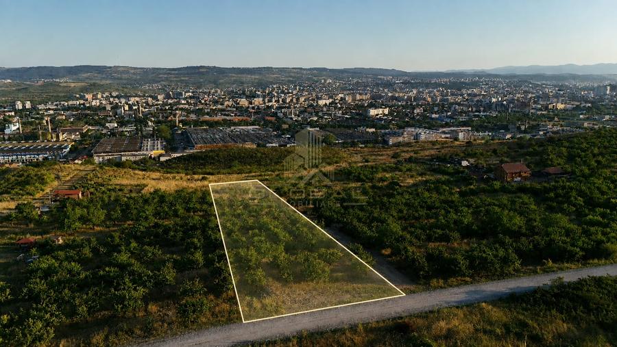 Teren Construcții intravilan de 702 mp, în Iris